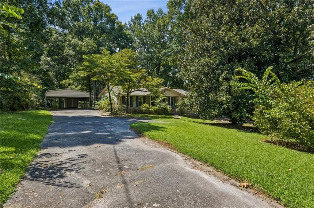 3 bedroom, 2 bathroom, 1,586 sq ft single family residence under contract at 1314 Gatewood Drive, Lawrenceville, GA 30043 — photo 6