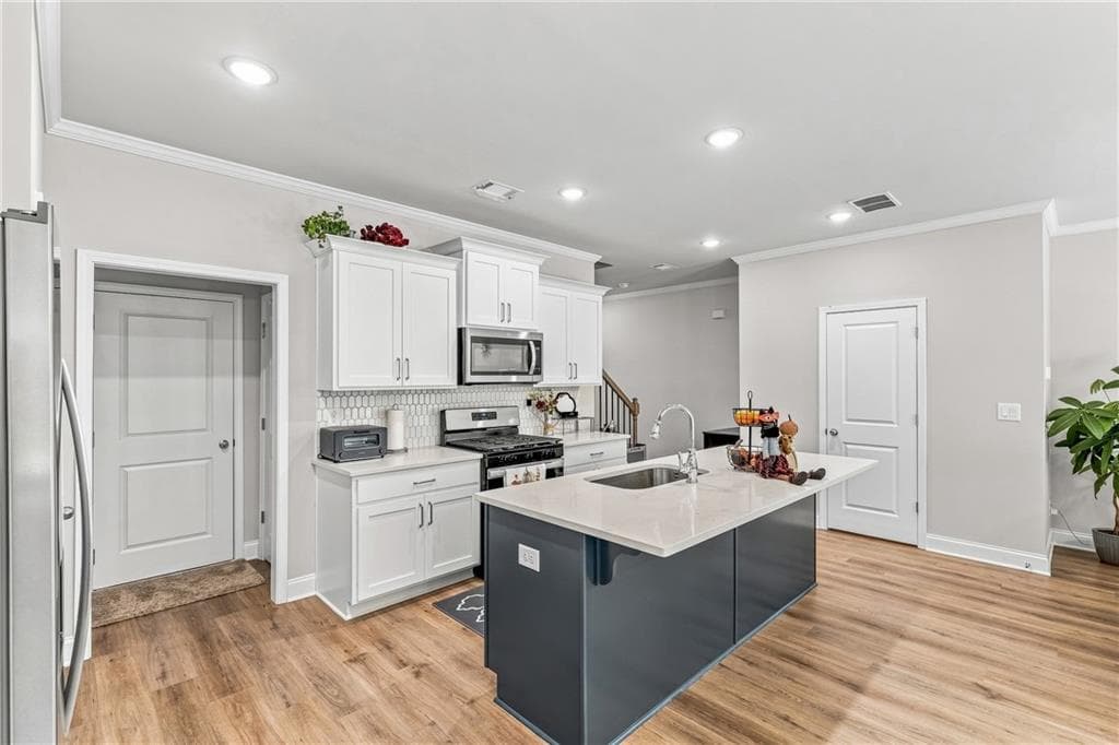 3 bedroom, 3 bathroom, 1,910 sq ft townhouse under contract at 3905 Cavalier Way, Duluth, GA 30097 — photo 8