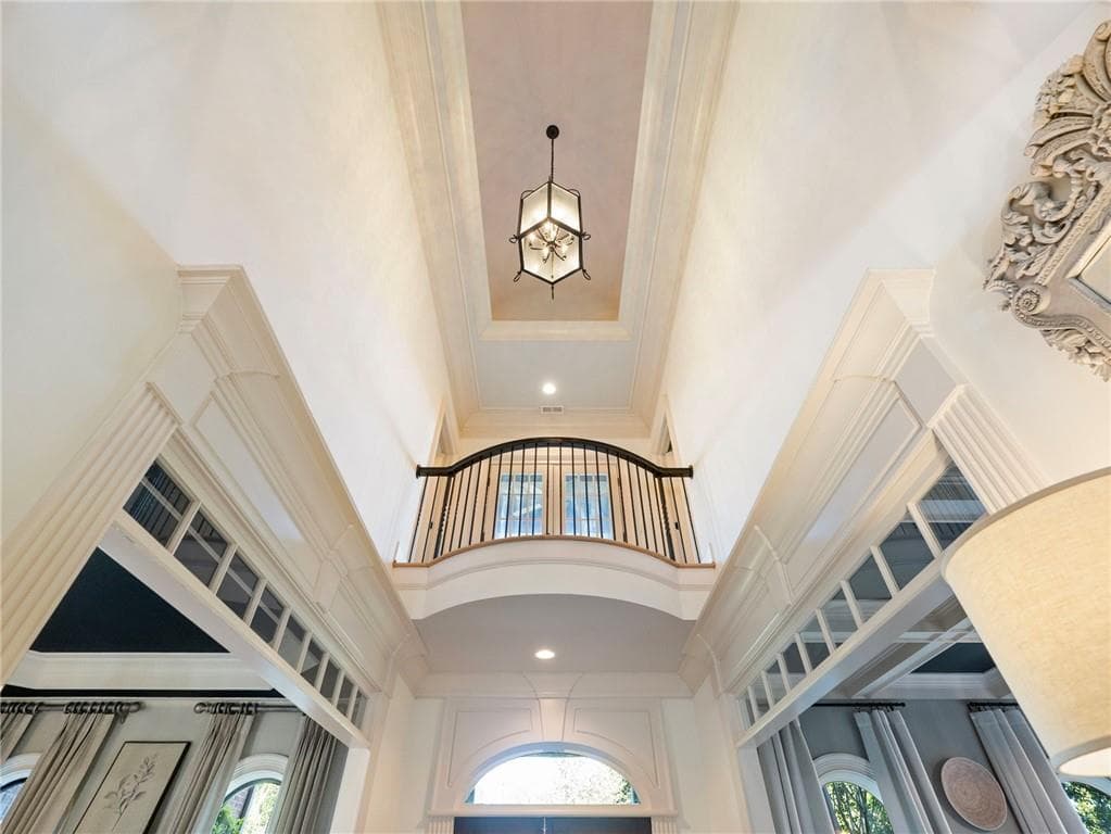 5 bedroom, 6 bathroom, 5,446 sq ft single family residence for sale at 5453 Brendlynn Drive, Suwanee, GA 30024 — photo 3