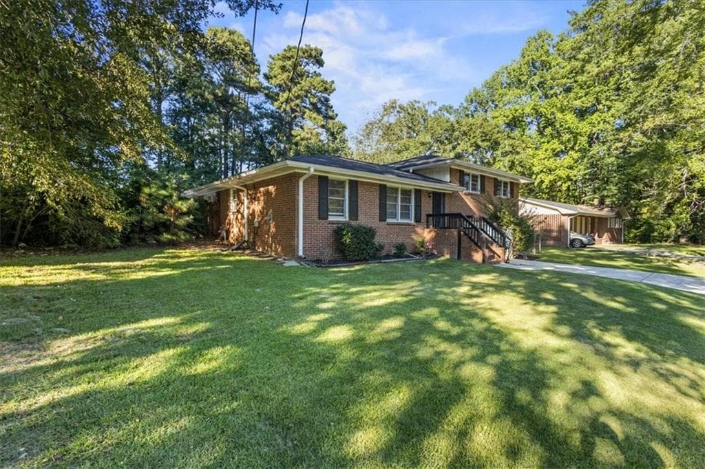 3 bedroom, 2 bathroom, 2,337 sq ft single family residence for sale at 773 Verde Drive, Riverdale, GA 30274 — photo 2
