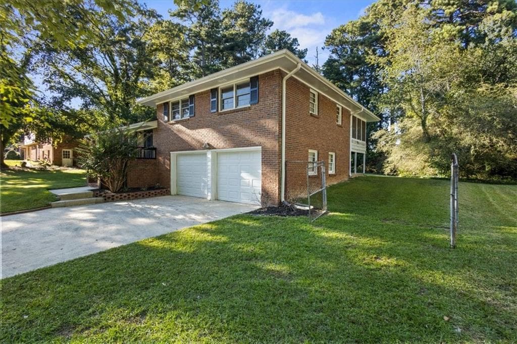 3 bedroom, 2 bathroom, 2,337 sq ft single family residence for sale at 773 Verde Drive, Riverdale, GA 30274 — photo 3