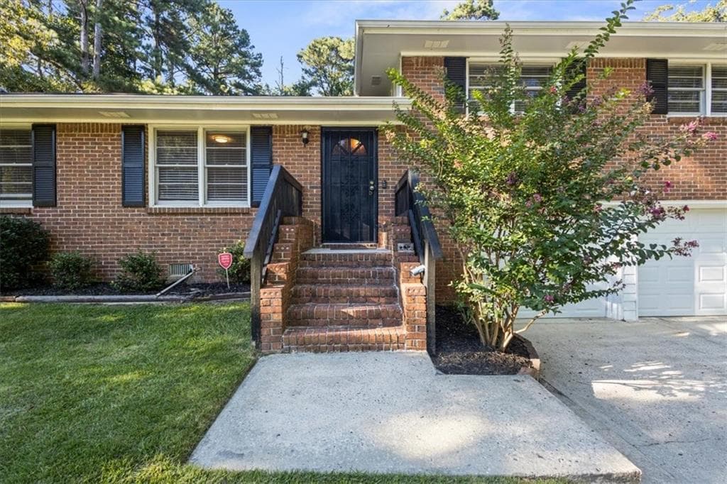 3 bedroom, 2 bathroom, 2,337 sq ft single family residence for sale at 773 Verde Drive, Riverdale, GA 30274 — photo 4