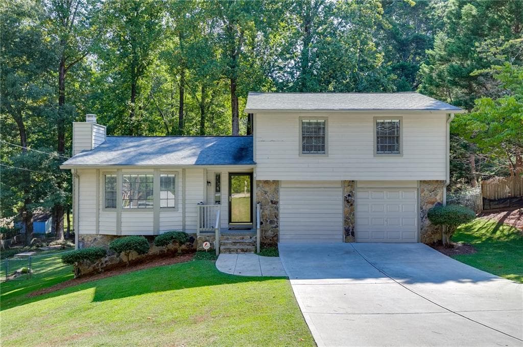 3 bedroom, 2 bathroom, 2,113 sq ft single family residence under contract at 978 Chartley Drive, Lilburn, GA 30047