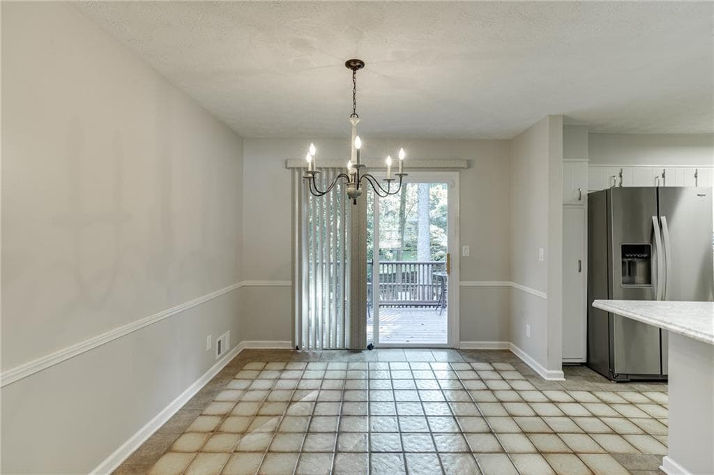 3 bedroom, 2 bathroom, 2,113 sq ft single family residence under contract at 978 Chartley Drive, Lilburn, GA 30047 — photo 8