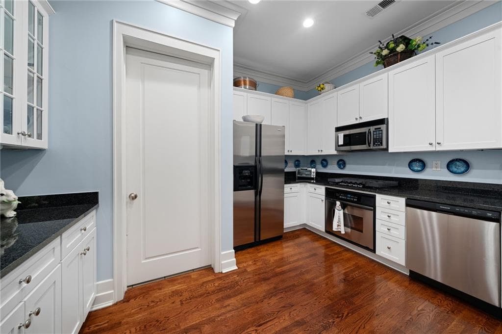 2 bedroom, 2 bathroom, 1,626 sq ft condominium for sale at 1717 N Decatur Road T16, Atlanta, GA 30307 — photo 5