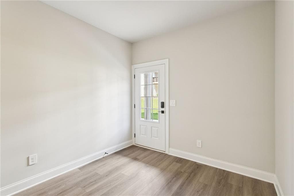 4 bedroom, 4 bathroom, 2,386 sq ft townhouse for sale at 431 Elise Way, Lawrenceville, GA 30045 — photo 6