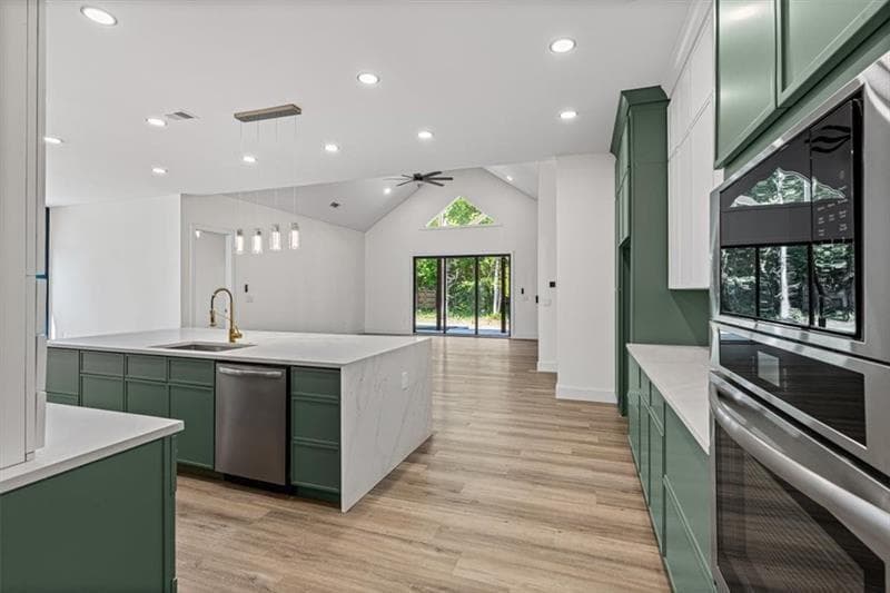 4 bedroom, 4 bathroom, 3,307 sq ft single family residence for sale at 520 Rockbridge Road, Lilburn, GA 30047 — photo 3