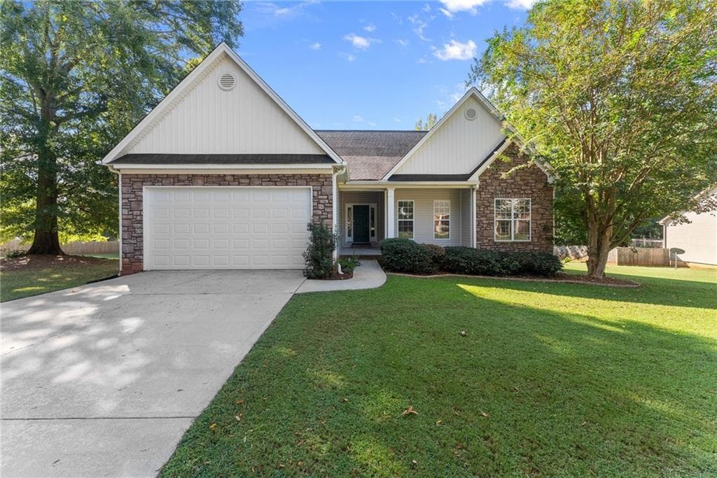3 bedroom, 2 bathroom, 1,749 sq ft home for sale at 27 Woods Way, Jefferson, GA