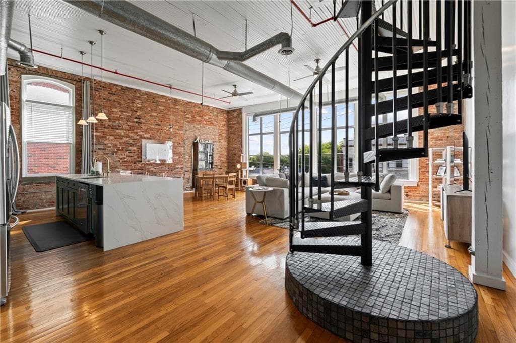 1 bedroom, 1 bathroom, 1,398 sq ft condominium under contract at 330 Peters Street 208, Atlanta, GA 30313 — photo 2