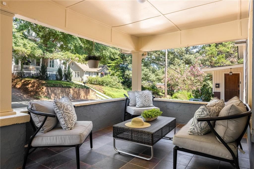 4 bedroom, 5 bathroom, 3,152 sq ft single family residence under contract at 717 Berne Street, Atlanta, GA 30312 — photo 4