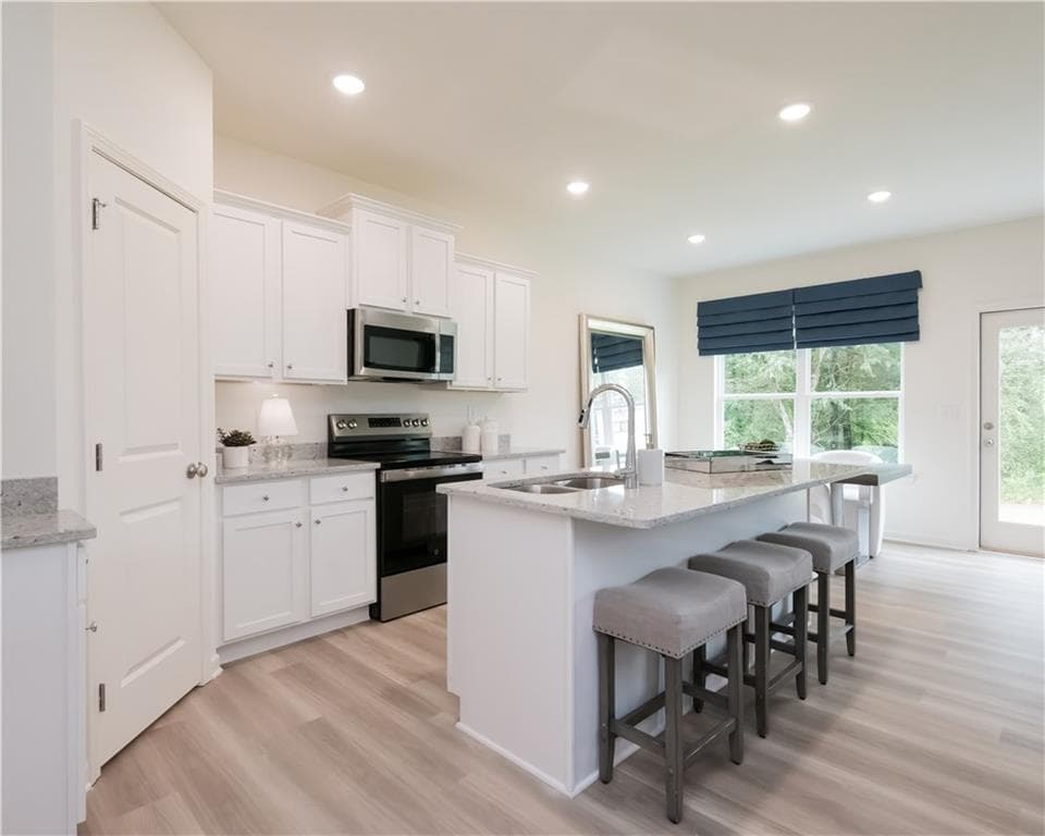 3 bedroom, 3 bathroom, 1,708 sq ft townhouse for sale at 1545 Aralynn Court 10, Conyers, GA 30013 — photo 9