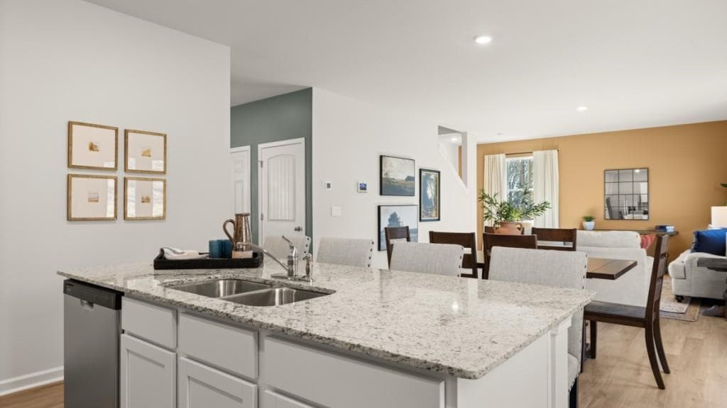 4 bedroom, 3 bathroom, 2,340 sq ft single family residence under contract at 2985 Holden Street, Gainesville, GA 30507 — photo 5