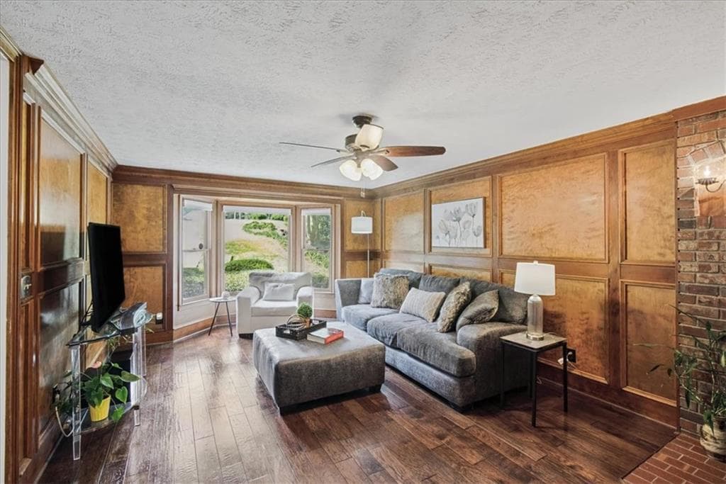 4 bedroom, 3 bathroom, 2,923 sq ft single family residence for sale at 2312 Woodsfield Court, Marietta, GA 30062 — photo 8