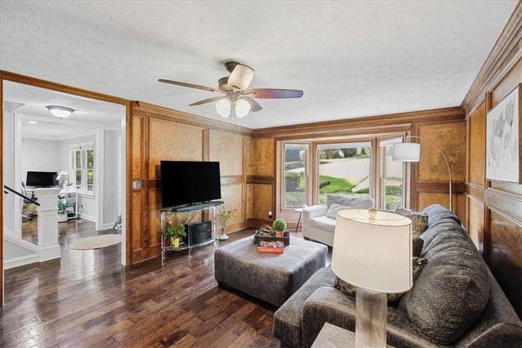 4 bedroom, 3 bathroom, 2,923 sq ft single family residence for sale at 2312 Woodsfield Court, Marietta, GA 30062 — photo 9