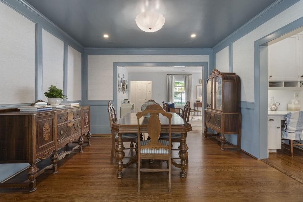 4 bedroom, 4 bathroom, 3,325 sq ft single family residence under contract at 835 Glenbrook Drive, Atlanta, GA 30318 — photo 9
