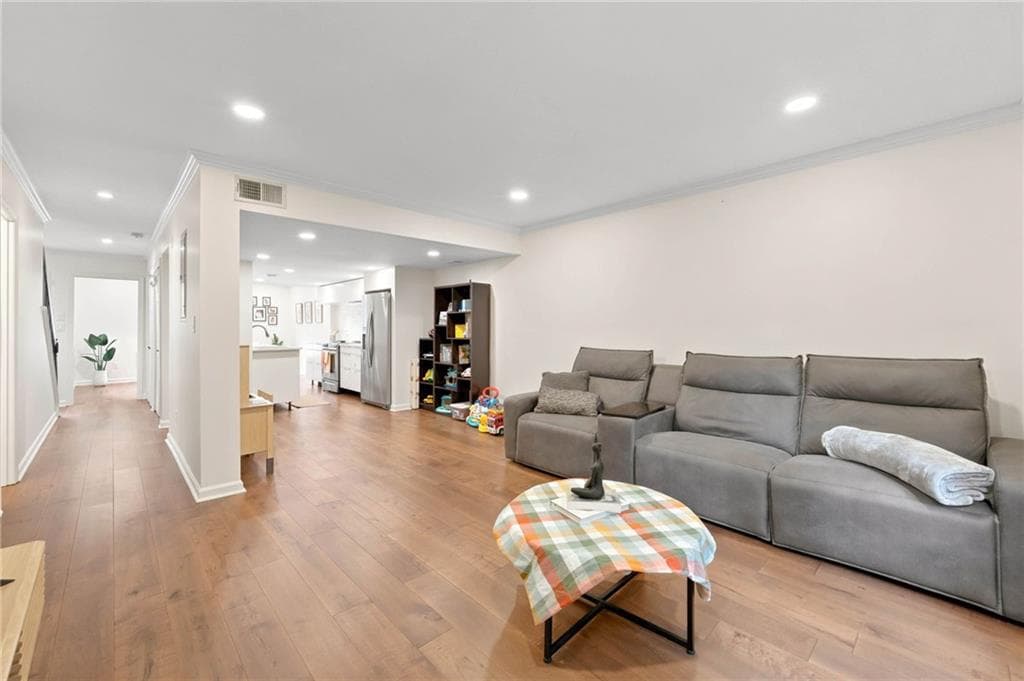 3 bedroom, 4 bathroom, 1,982 sq ft townhouse for sale at 8 Ivy Ridge, Atlanta, GA 30342 — photo 10