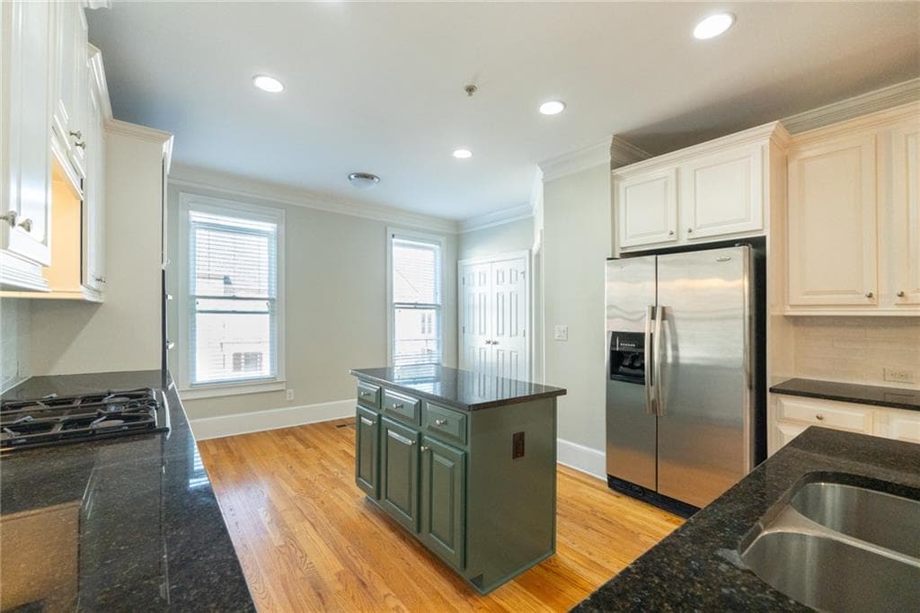 4 bedroom, 4 bathroom, 2,940 sq ft townhouse for sale at 4746 Legacy Cove Lane, Atlanta, GA 30126 — photo 6
