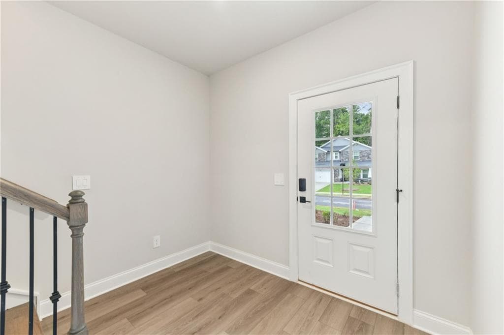 4 bedroom, 4 bathroom, 2,038 sq ft townhouse for sale at 433 Elise Way, Lawrenceville, GA 30045 — photo 4
