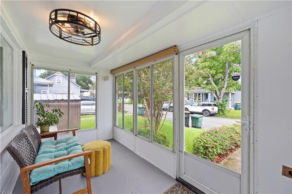 3 bedroom, 2 bathroom, 1,100 sq ft single family residence for sale at 1229 E Bolton Street, Savannah, GA 31404 — photo 4