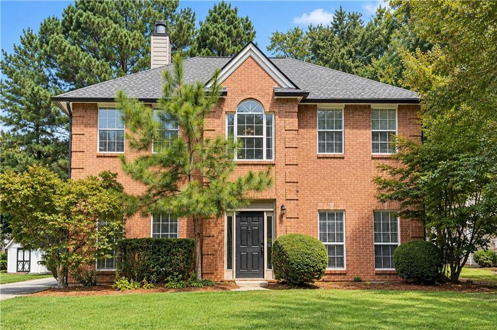 3 bedroom, 3 bathroom, 2,718 sq ft single family residence for rent at 10950 Pinehigh Drive, Alpharetta, GA 30022 for $2,900 a month — photo 2