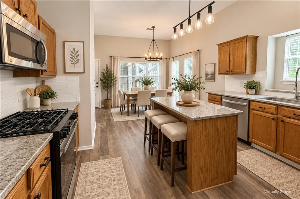 3 bedroom, 3 bathroom, 2,718 sq ft single family residence for rent at 10950 Pinehigh Drive, Alpharetta, GA 30022 for $2,900 a month — photo 7