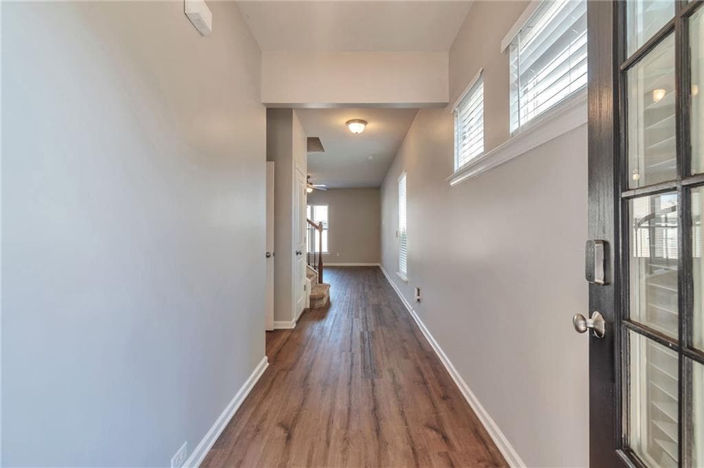 3 bedroom, 3 bathroom, 1,992 sq ft single family residence under contract at 1410 Comet Ives Lane, Lawrenceville, GA 30045 — photo 3