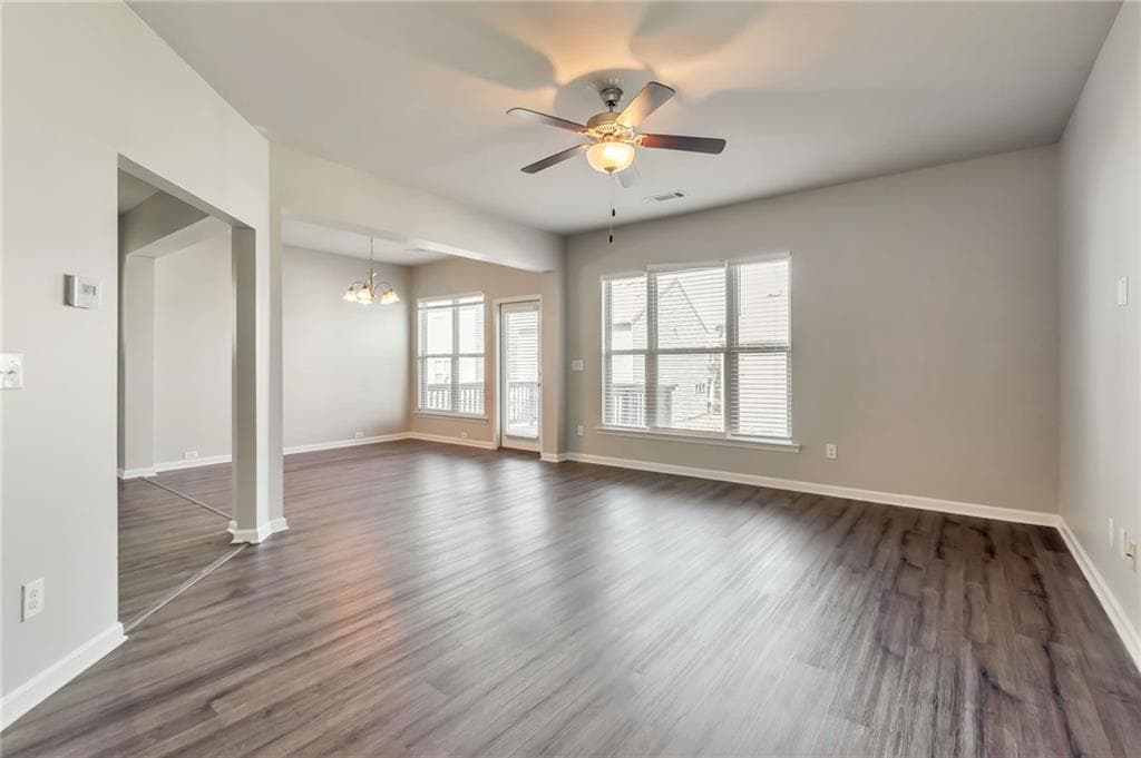 3 bedroom, 3 bathroom, 1,992 sq ft single family residence under contract at 1410 Comet Ives Lane, Lawrenceville, GA 30045 — photo 7
