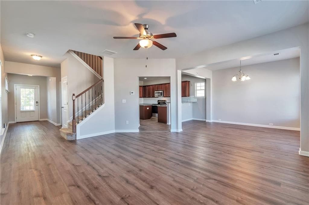 3 bedroom, 3 bathroom, 1,992 sq ft single family residence under contract at 1410 Comet Ives Lane, Lawrenceville, GA 30045 — photo 9