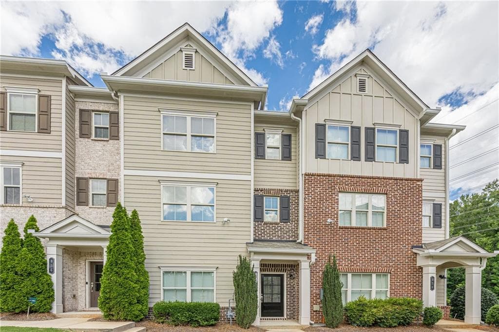 3 bedroom, 4 bathroom, 2,136 sq ft home for sale at 850 Caldwell Circle, Marietta, GA