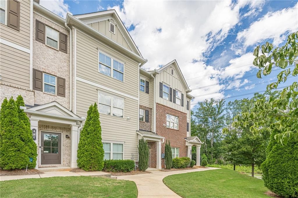 3 bedroom, 4 bathroom, 2,136 sq ft townhouse for sale at 850 Caldwell Circle, Marietta, GA 30060 — photo 3