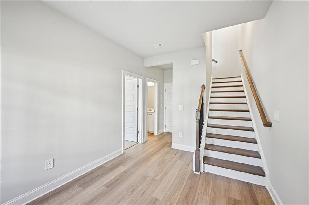 4 bedroom, 4 bathroom, 2,247 sq ft townhouse for sale at 435 Elise Way, Lawrenceville, GA 30045 — photo 5