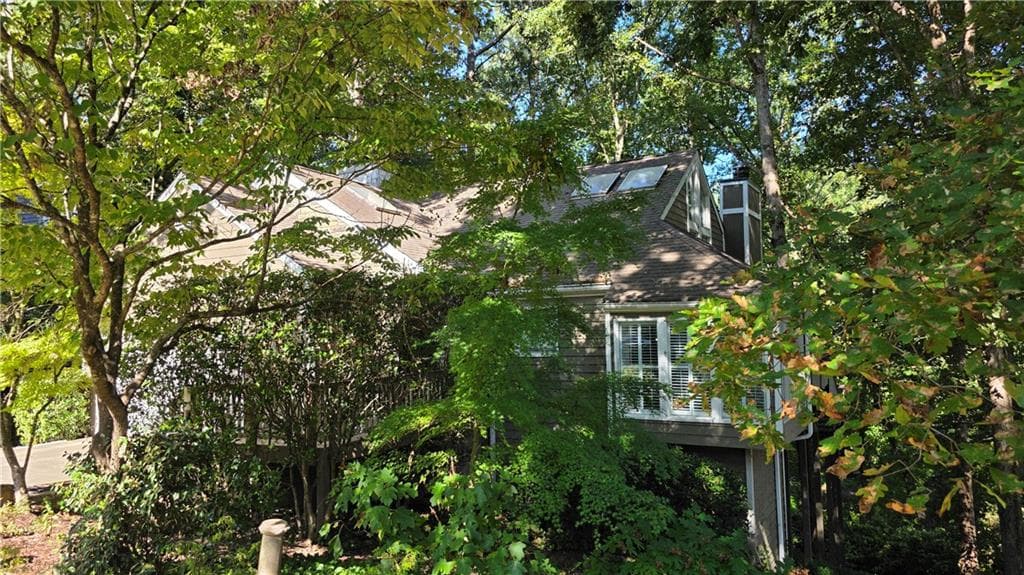 4 bedroom, 3 bathroom, 2,728 sq ft single family residence for sale at 2659 Spring Rock Way, Roswell, GA 30075 — photo 3