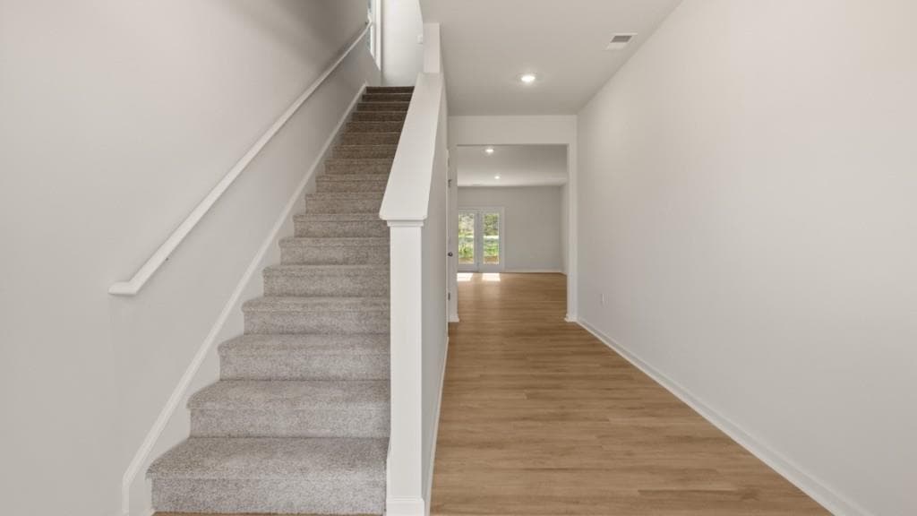5 bedroom, 3 bathroom, 2,361 sq ft single family residence for sale at 2965 Holden Street, Gainesville, GA 30507 — photo 2