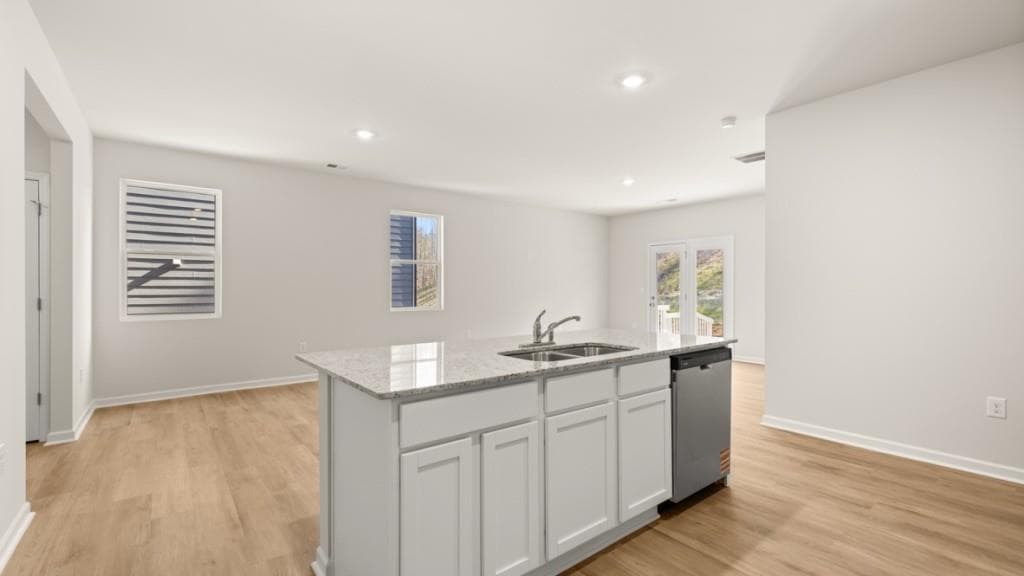 5 bedroom, 3 bathroom, 2,361 sq ft single family residence for sale at 2965 Holden Street, Gainesville, GA 30507 — photo 7