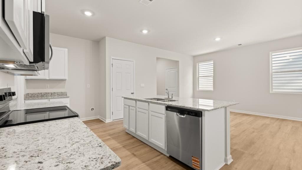 5 bedroom, 3 bathroom, 2,361 sq ft single family residence for sale at 2965 Holden Street, Gainesville, GA 30507 — photo 8