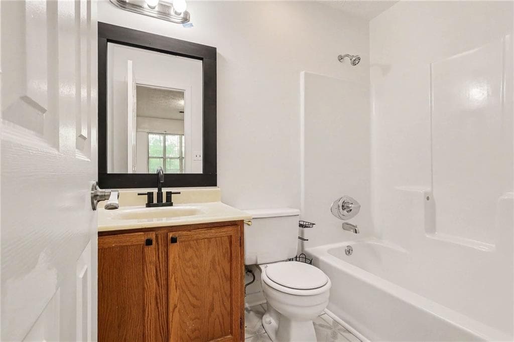 2 bedroom, 3 bathroom, 1,280 sq ft townhouse under contract at 907 Joseph Club Drive, Mableton, GA 30126 — photo 6