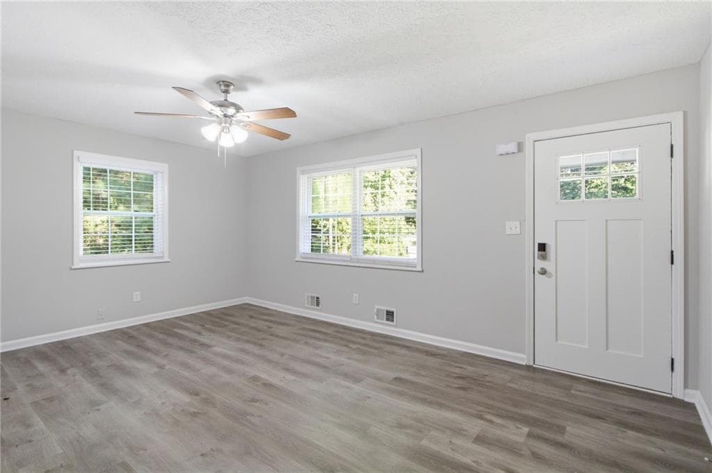 4 bedroom, 3 bathroom, 1,188 sq ft single family residence for sale at 2349 Omaha Road, Atlanta, GA 30331 — photo 9