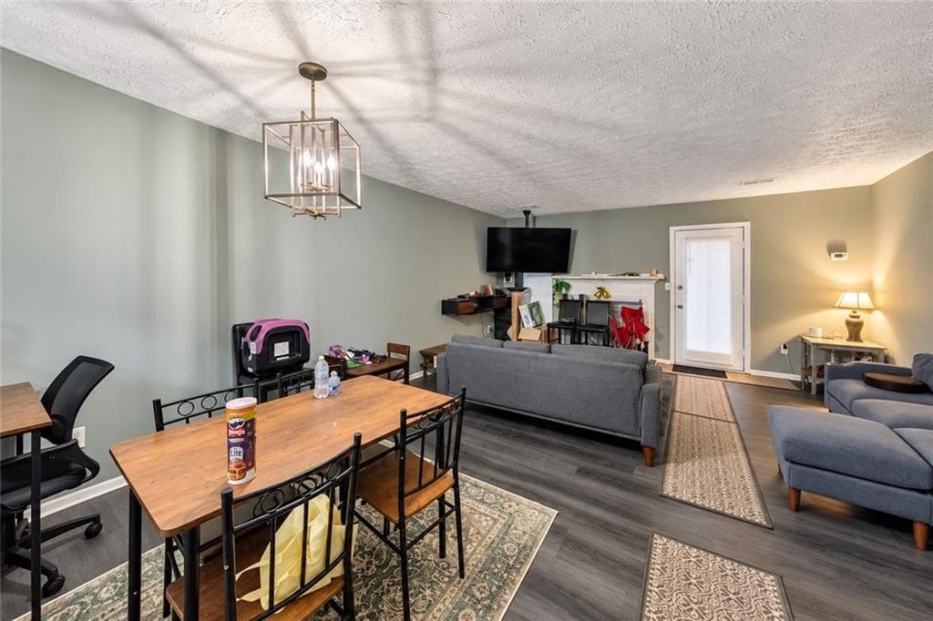 2 bedroom, 2 bathroom, 1,088 sq ft townhouse for sale at 6622 Wellington Square, Norcross, GA 30093 — photo 4