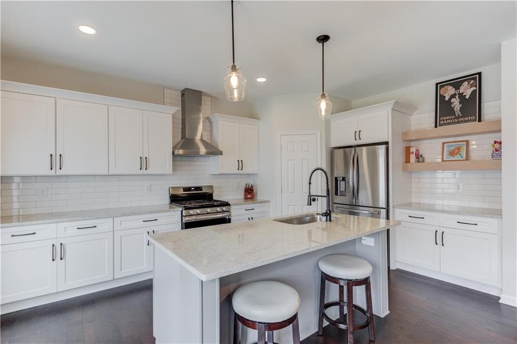 3 bedroom, 4 bathroom, 2,205 sq ft townhouse for sale at 3946 Boston Common Street, Suwanee, GA 30024 — photo 3