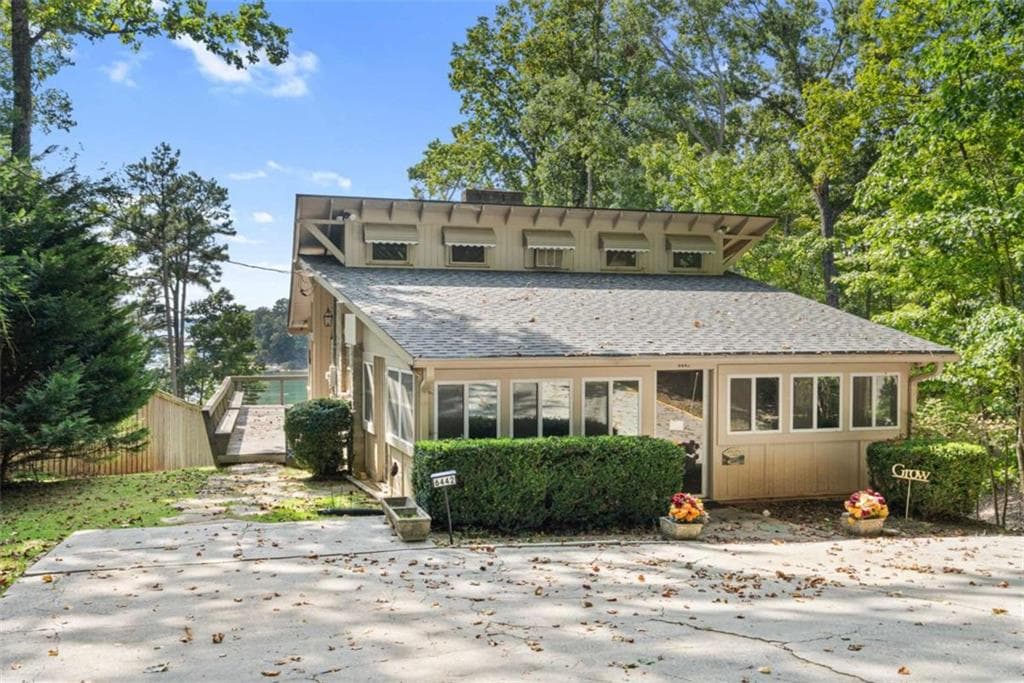 3 bedroom, 2 bathroom single family residence for sale at 6442 Ford Road, Flowery Branch, GA 30542 — photo 1 of 51