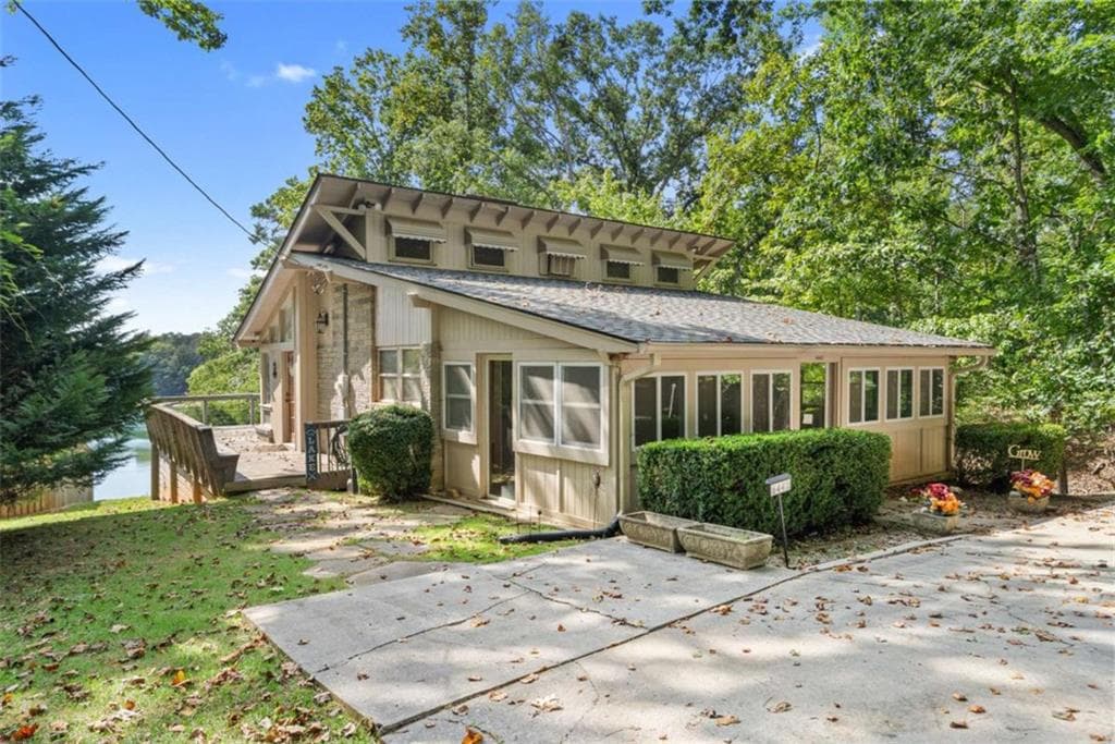 3 bedroom, 2 bathroom single family residence for sale at 6442 Ford Road, Flowery Branch, GA 30542 — photo 4