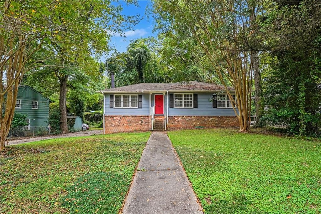 3 bedroom, 3 bathroom, 2,219 sq ft single family residence for sale at 728 Springer Drive, Griffin, GA 30224