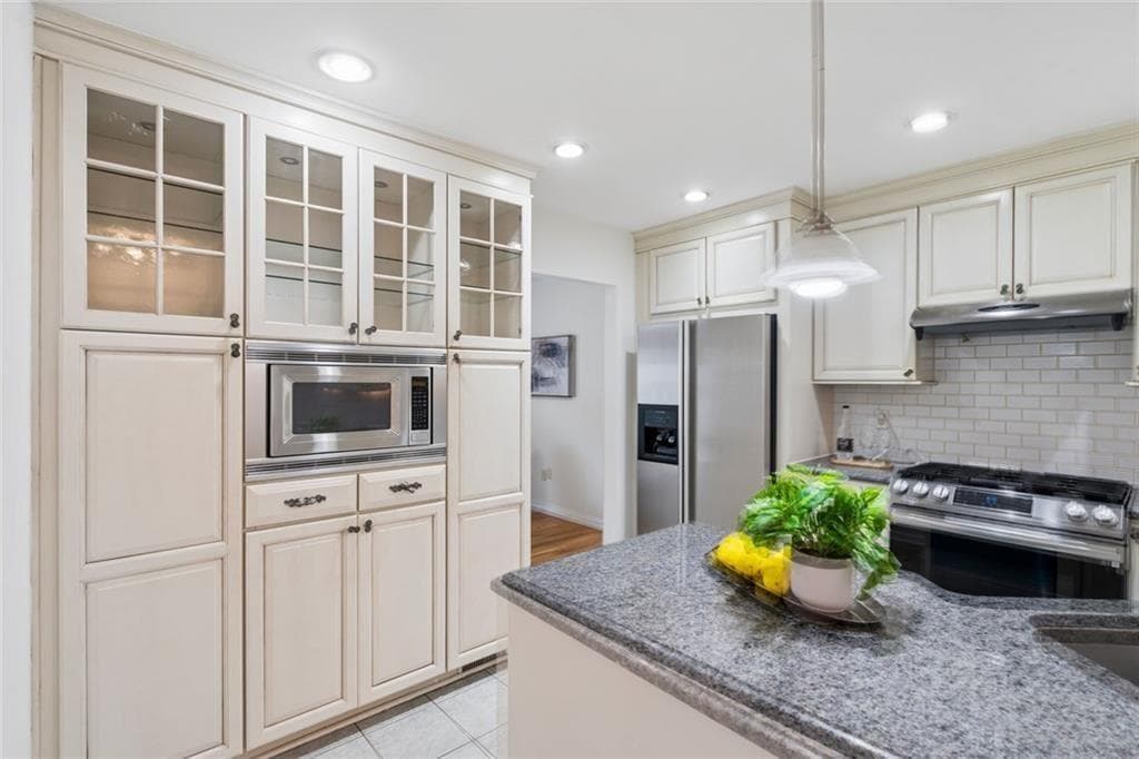 3 bedroom, 3 bathroom, 1,700 sq ft condominium under contract at 2 Gilbert Trail, Atlanta, GA 30308 — photo 10