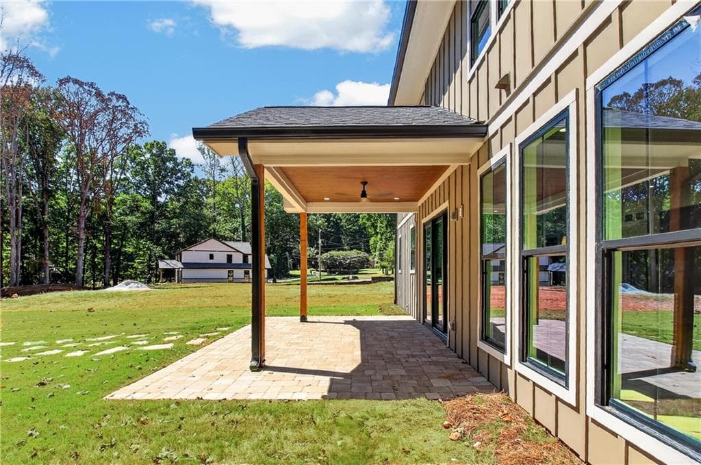 5 bedroom, 5 bathroom, 4,900 sq ft single family residence for sale at 5572 Lilburn Stone Mountain Road, Stone Mountain, GA 30087 — photo 8