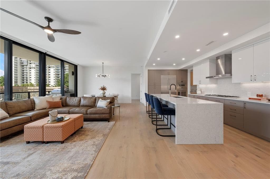2 bedroom, 3 bathroom, 1,942 sq ft condominium for sale at 2425 Peachtree Road 511, Atlanta, GA 30305