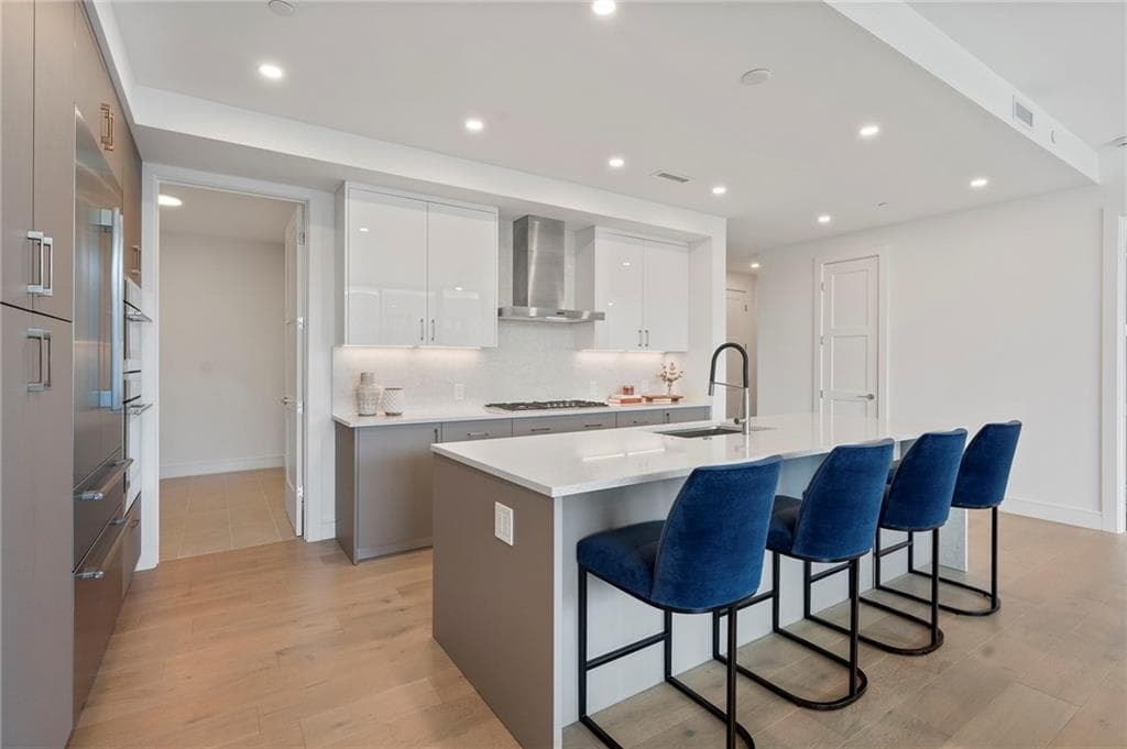 2 bedroom, 3 bathroom, 1,942 sq ft condominium for sale at 2425 Peachtree Road 511, Atlanta, GA 30305 — photo 9