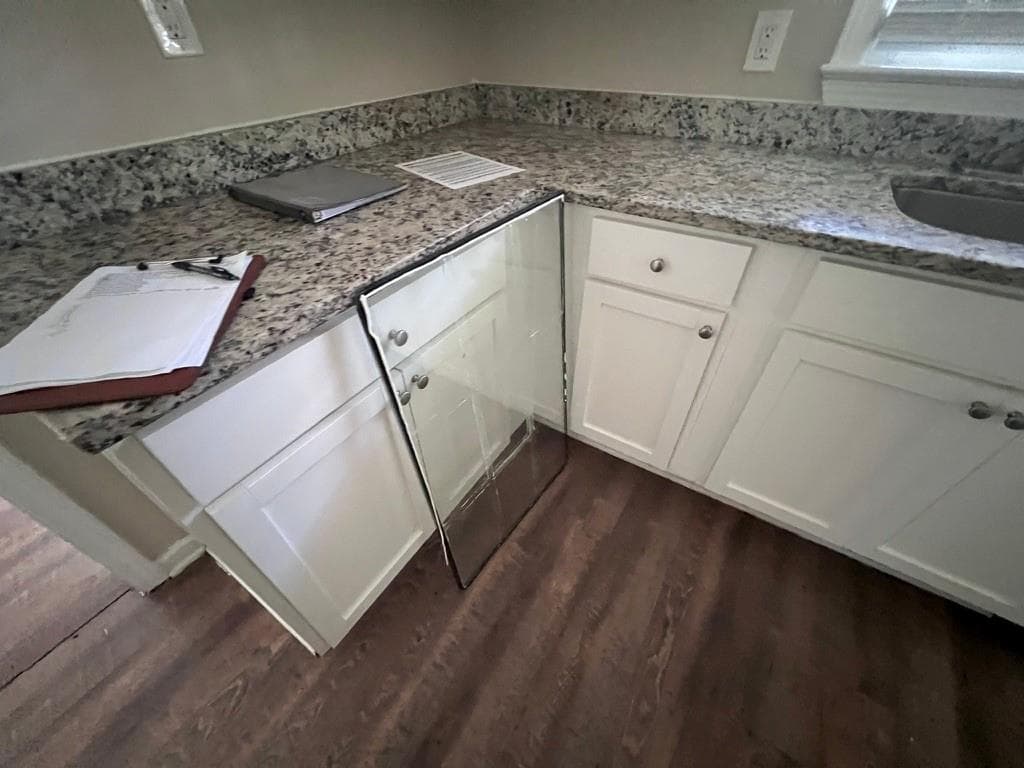 3 bedroom, 1 bathroom, 960 sq ft single family residence for sale at 2922 Dale Place, Decatur, GA 30032 — photo 10