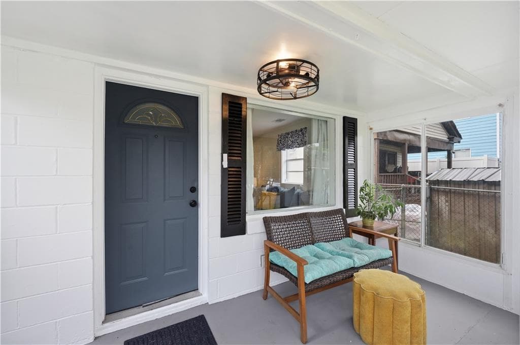 3 bedroom, 2 bathroom, 1,100 sq ft single family residence for sale at 1229 E Bolton Street, Savannah, GA 31404 — photo 5