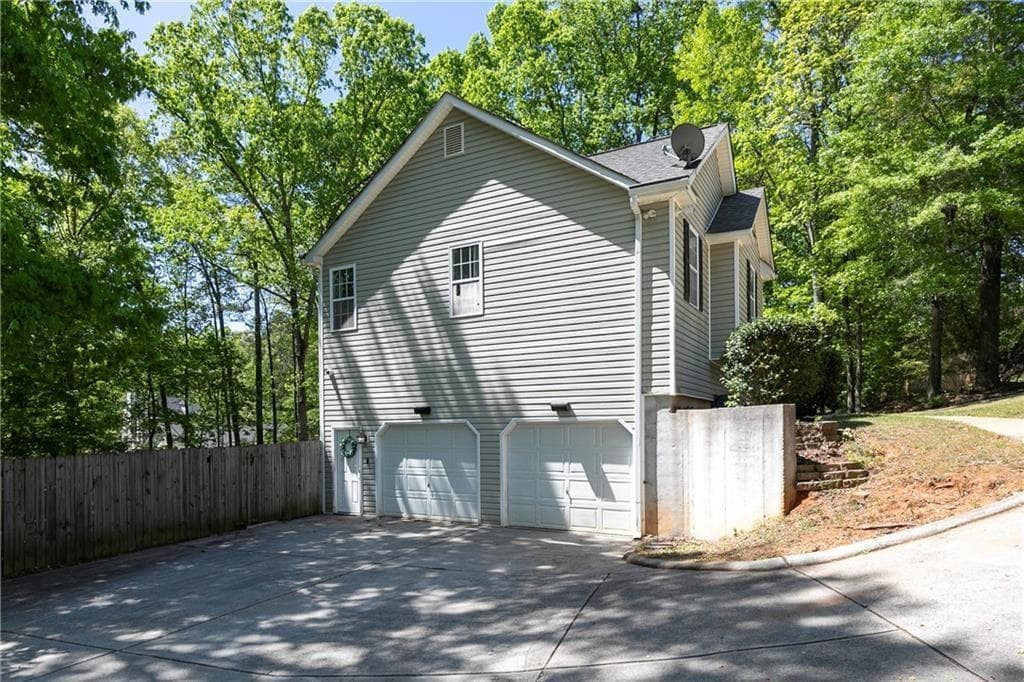 3 bedroom, 3 bathroom, 2,008 sq ft single family residence for sale at 9420 Poole Road, Villa Rica, GA 30180 — photo 4