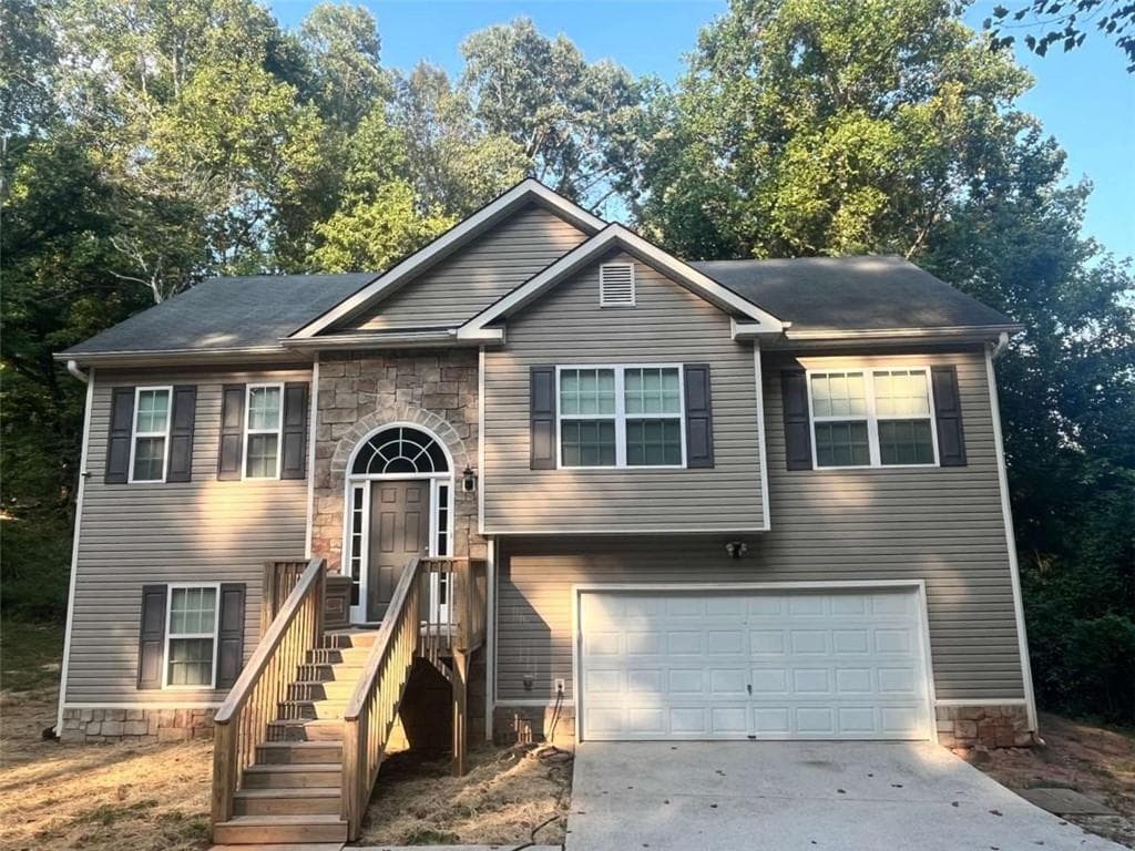 3 bedroom, 3 bathroom, 1,882 sq ft single family residence for sale at 3986 King Drive, Douglasville, GA 30135